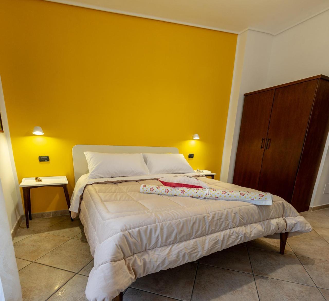 Ohana Bed And Breakfast Castellammare di Stabia Eksteriør bilde